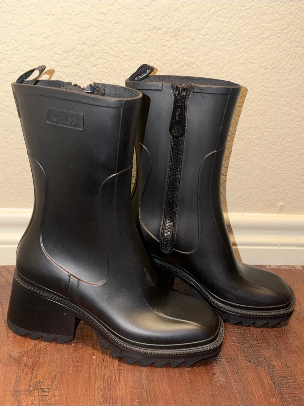 Chloe elegant waterproof